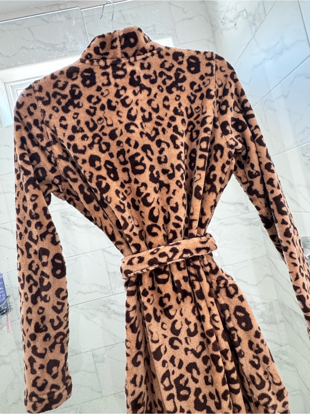 Ugg Leopard Robe - Picture 5 of 10